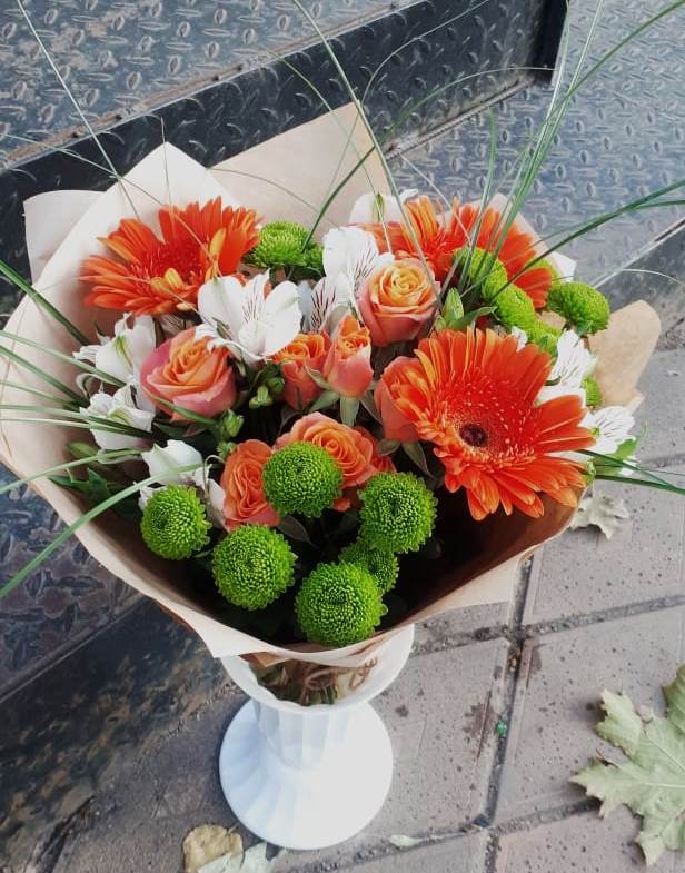 Букет цветов из: Герберы, Хризантемы, Альстромерии и Розы в Дубках Саратовской области