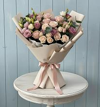 Букет цветов из:  Розы и Лизиантусы в Дубках Саратовской области