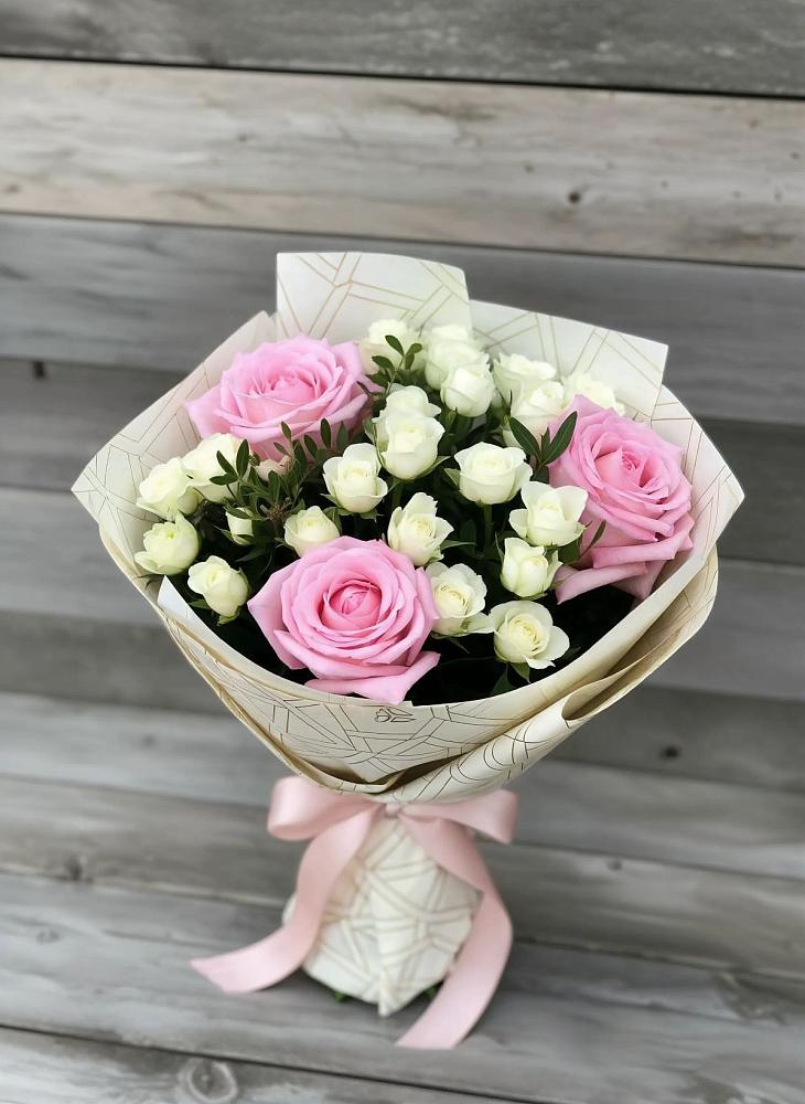 Букет цветов из: Розы в Дубках Саратовской области