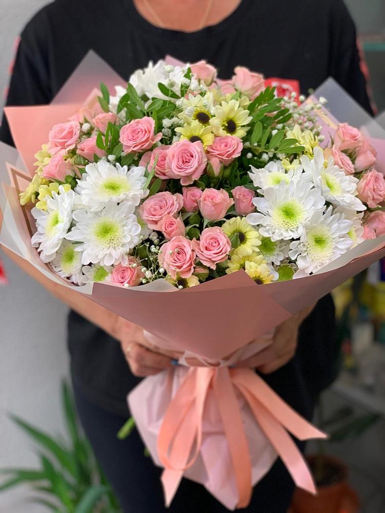 Букет цветов из: Розы и Хризантемы в Дубках Саратовской области