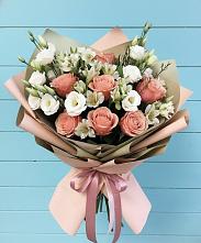Букет цветов из:  Розы, Альстромерии и Лизиантусы в Дубках Саратовской области