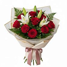 Букет цветов из:  Лилии и Розы в Дубках Саратовской области