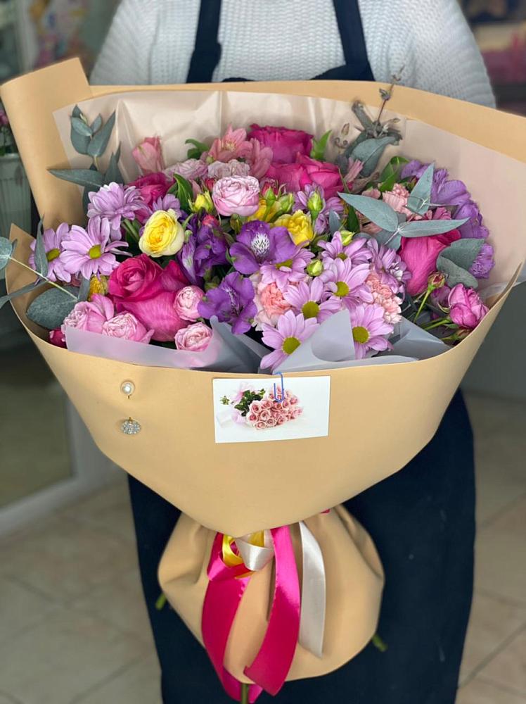 Букет цветов из: Хризантемы, Гвоздики и Альстромерии в Дубках Саратовской области