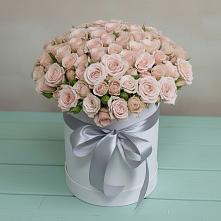 Цветочная композиция из Розы в шляпной коробке в Дубках Саратовской области