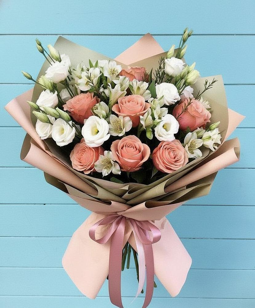 Букет цветов из: Розы, Альстромерии и Лизиантусы в Дубках Саратовской области