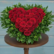 Цветочная композиция из Розы в виде сердца #REPLACE_PRED# Дубках Саратовской области