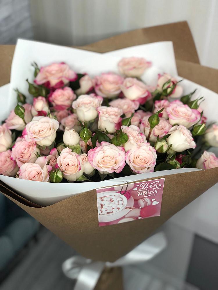 Букет цветов из: Розы в Дубках Саратовской области