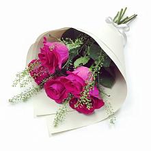 Букет цветов из:  Розы в Дубках Саратовской области