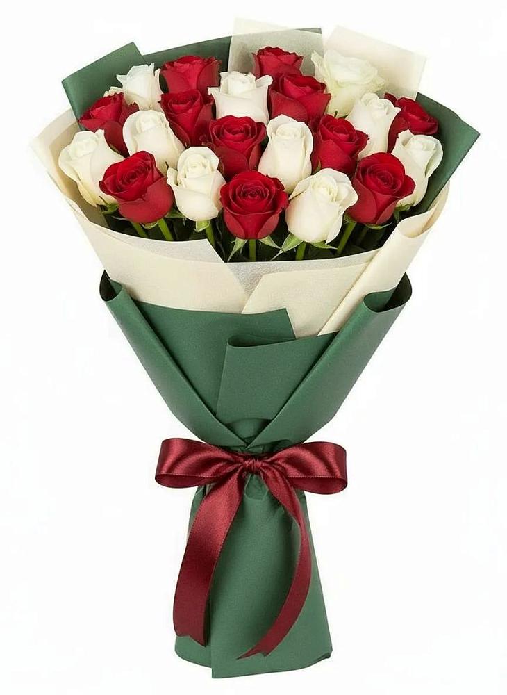 Букет Микс из красных и белых роз в Дубках Саратовской области