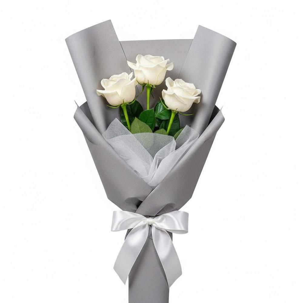 Букет 3 белые розы в Дубках Саратовской области