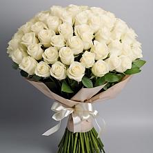 Букет 101 беля роза Белоснежка в Дубках Саратовской области