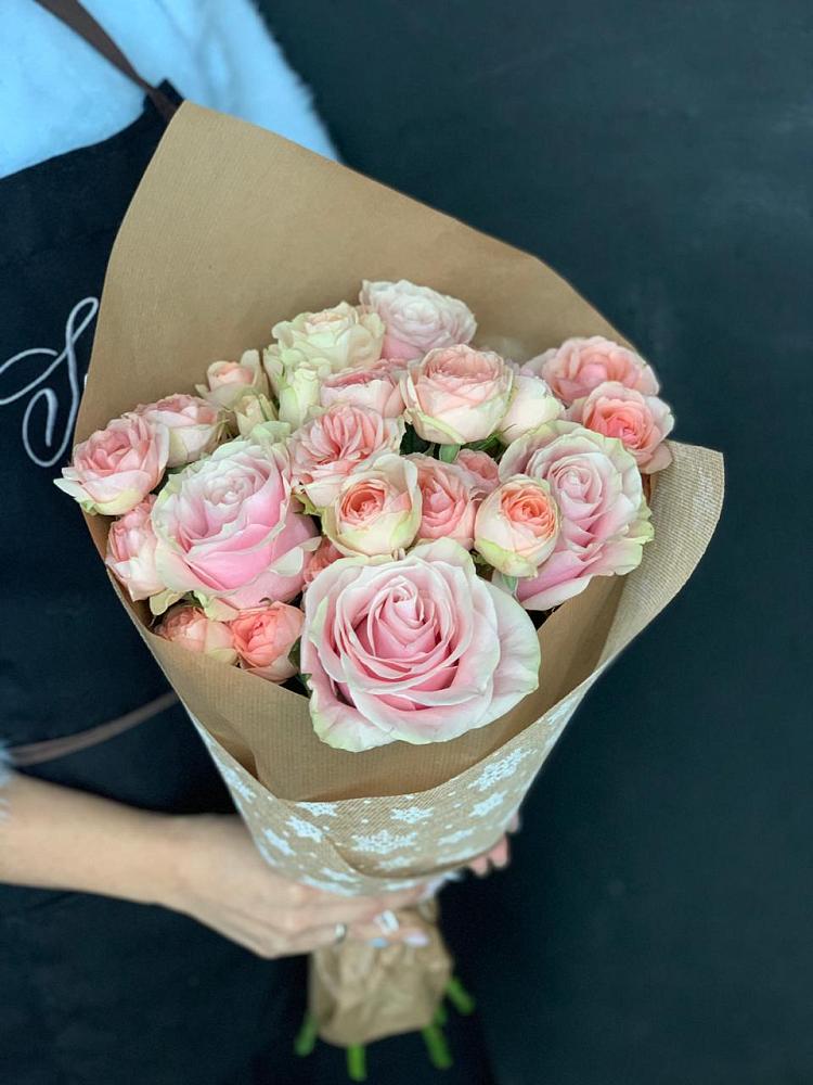 Букет цветов из: Хризантемы и Розы в Дубках Саратовской области