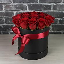 Цветочная композиция из Розы в шляпной коробке в Дубках Саратовской области