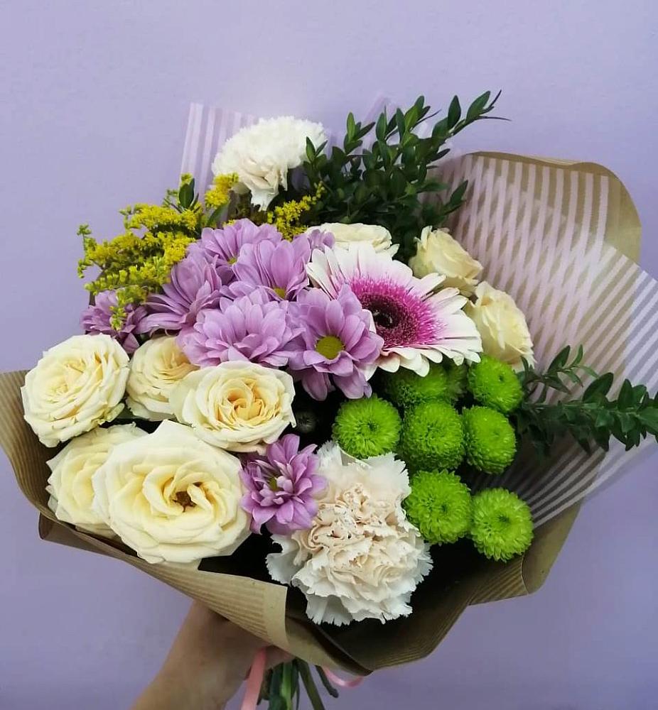 Букет цветов из: Хризантемы, Розы, Гвоздики и Герберы в Дубках Саратовской области