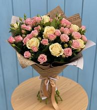Букет цветов из:  Розы в Дубках Саратовской области