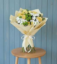 Букет цветов из:  Хризантемы и Розы в Дубках Саратовской области