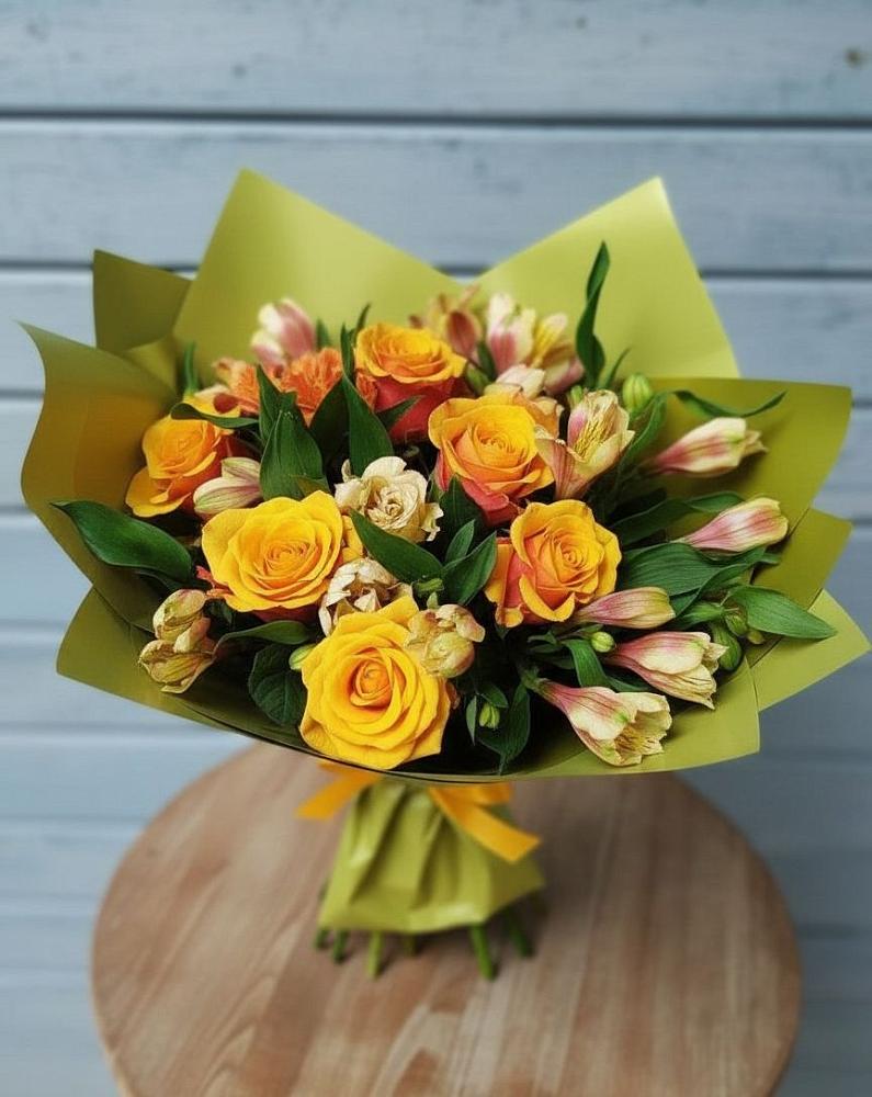 Букет цветов из: Альстромерии и Розы в Дубках Саратовской области