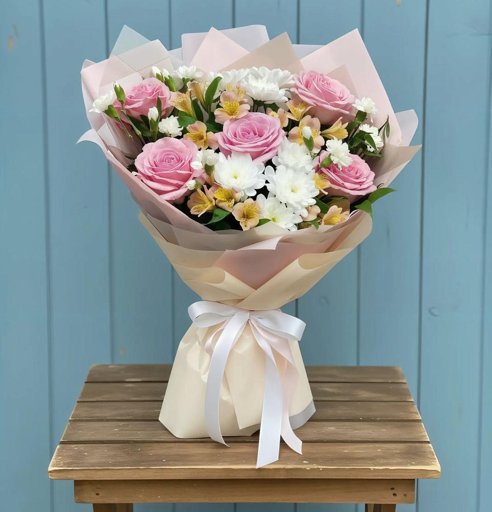 Букет цветов из: Гвоздики, Орхидеи и Розы в Дубках Саратовской области