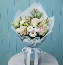 Букет цветов из:  Розы и Лизиантусы в Дубках Саратовской области