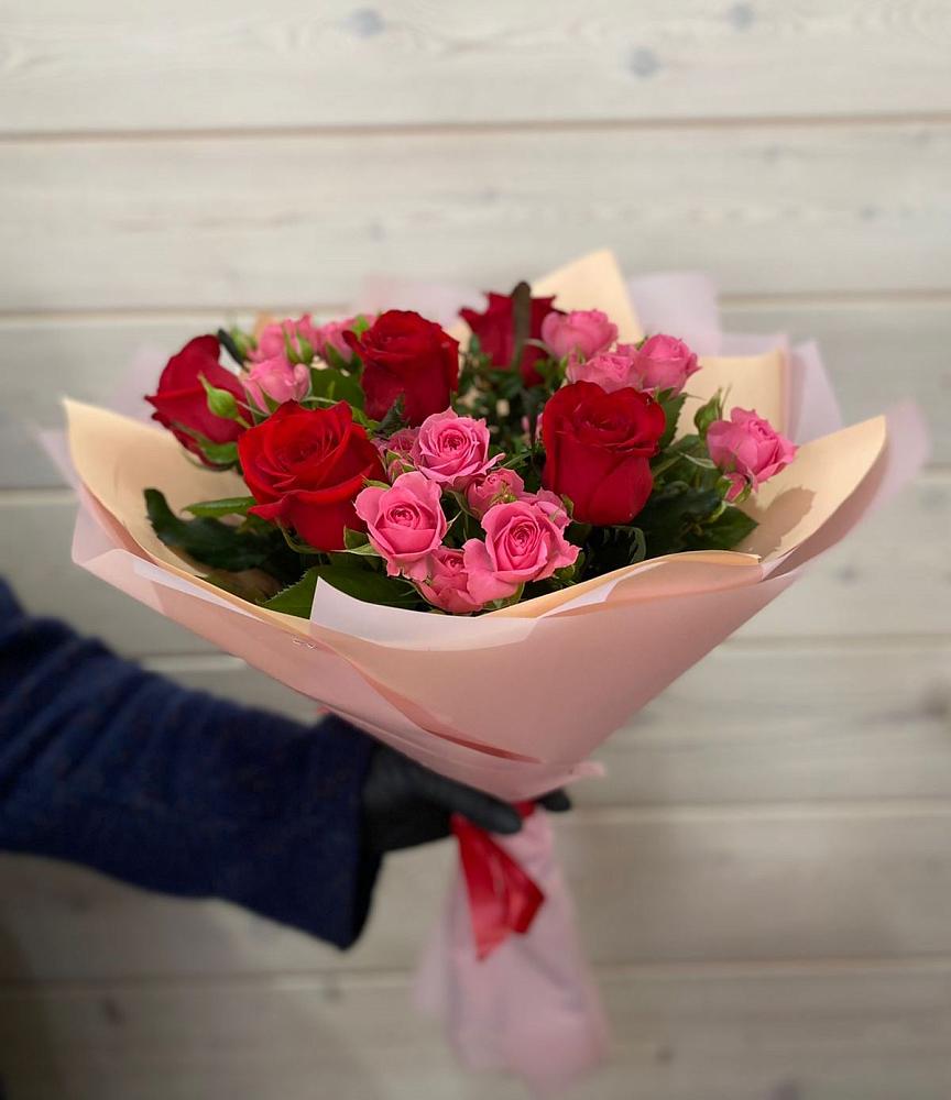 Букет цветов из: Розы в Дубках Саратовской области
