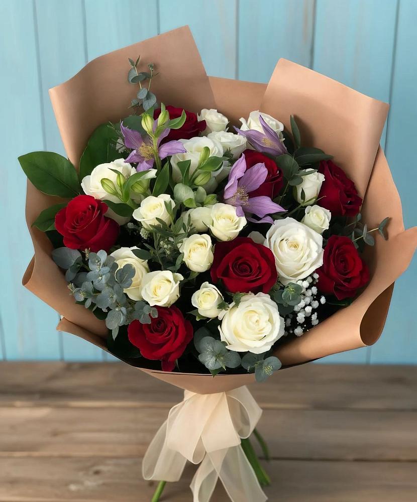 Букет цветов из: Розы и Альстромерии в Дубках Саратовской области