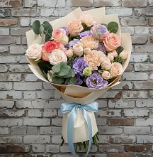 Букет цветов из:  Розы, Лизиантусы и Гвоздики в Дубках Саратовской области