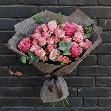 Букет цветов из:  Розы в Дубках Саратовской области